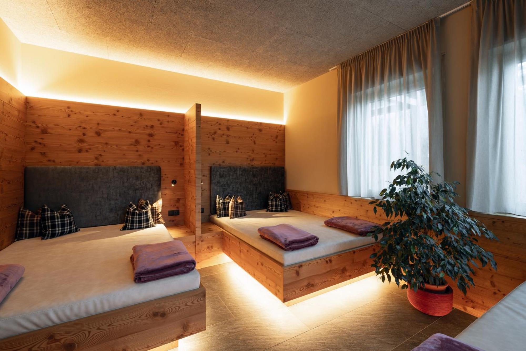 Residence Erika - Apartments, Breakfast & Sauna Siusi Ngoại thất bức ảnh